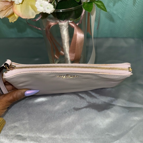 EUC - Kate Spade Chelsea Medium Wristlet - Picture 4 of 11